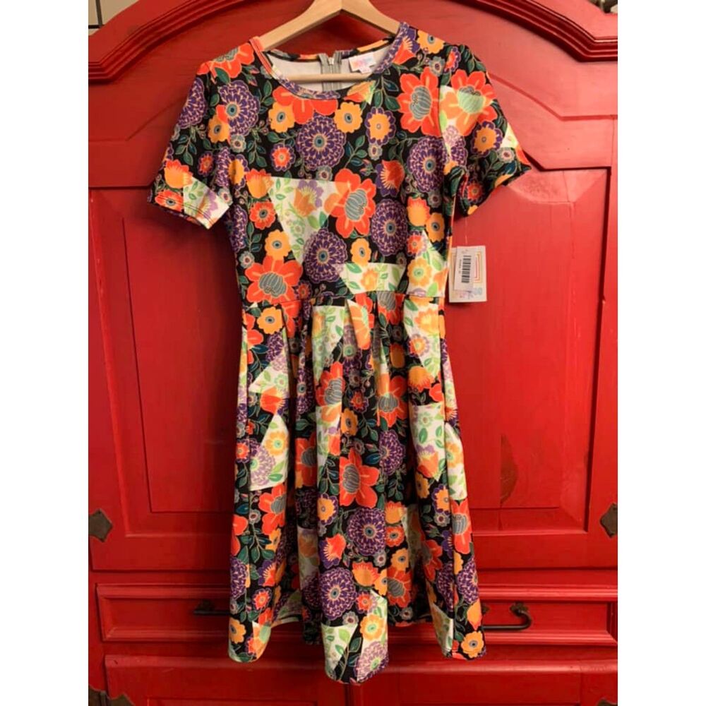 LuLaRoe Size Medium Amelia Bright Pop Florals Cottage Core Boho Daisy Orange NEW